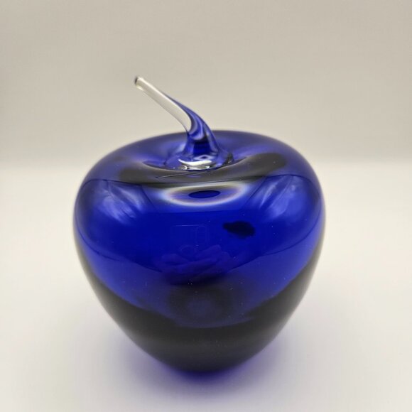 Blenko Handcrafted Cobalt Blue Glass Apple Paperweight – Vintage Art Glass - Picture 1 of 3